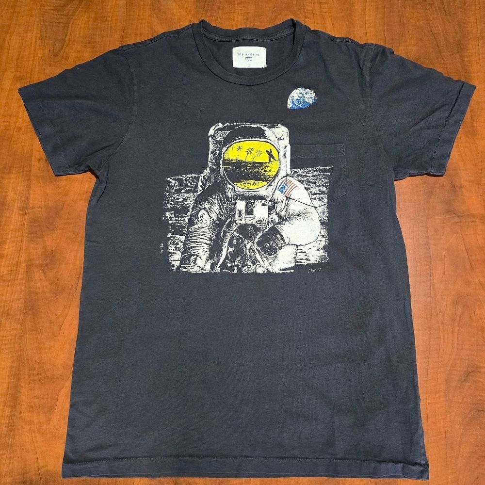 Sol Angeles Mens Astronaut Graphic Single Pocket Crew Neck Cotton Tee L